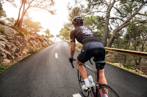 Imagen de un hombre en bicicleta